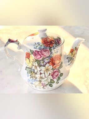 WINDSOR Floral Porcelain Teapot with Colorful Bouquet MADE IN ENGLAND SADLER